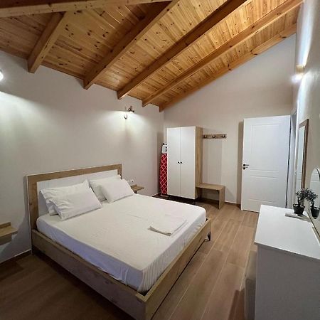 Amazing Familiar Apartments And Rooms Sarandë Esterno foto