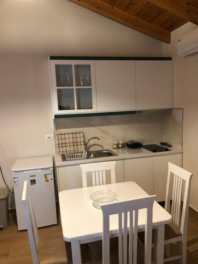 Amazing Familiar Apartments And Rooms Sarandë Esterno foto
