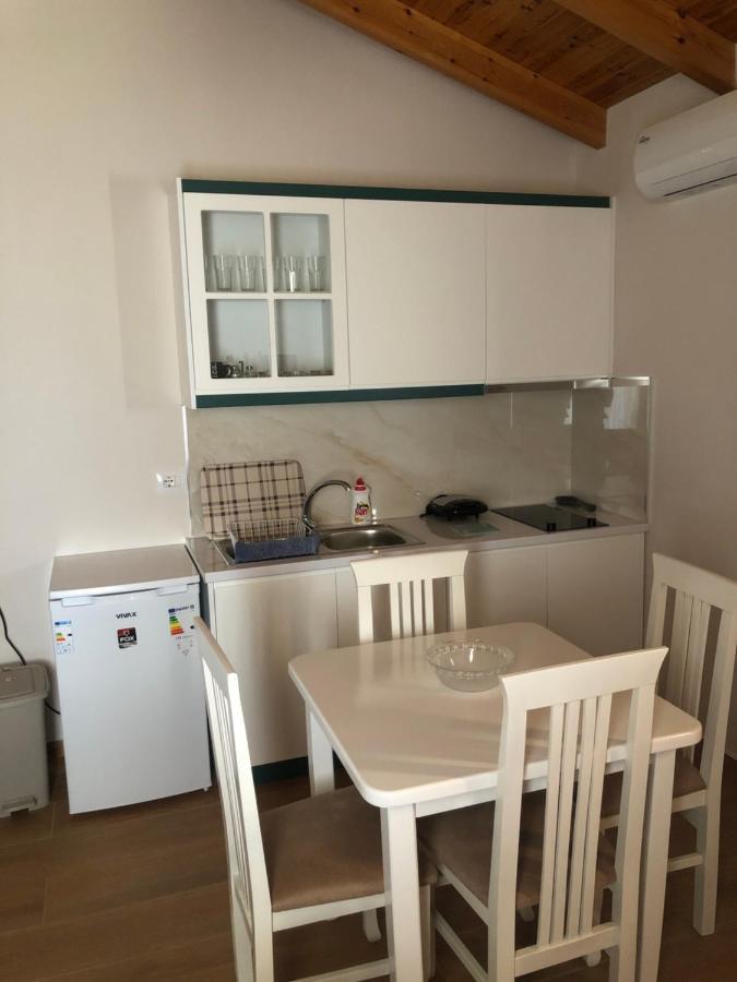 Amazing Familiar Apartments And Rooms Sarandë Esterno foto