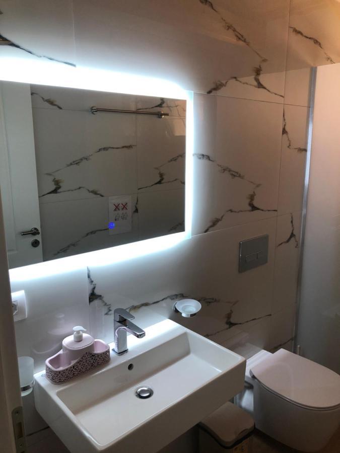 Amazing Familiar Apartments And Rooms Sarandë Esterno foto