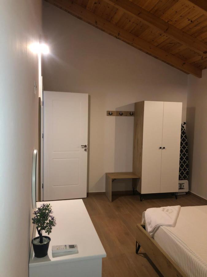 Amazing Familiar Apartments And Rooms Sarandë Esterno foto