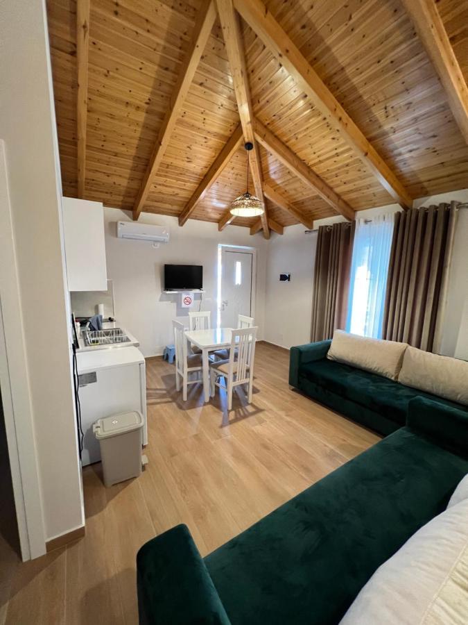 Amazing Familiar Apartments And Rooms Sarandë Esterno foto