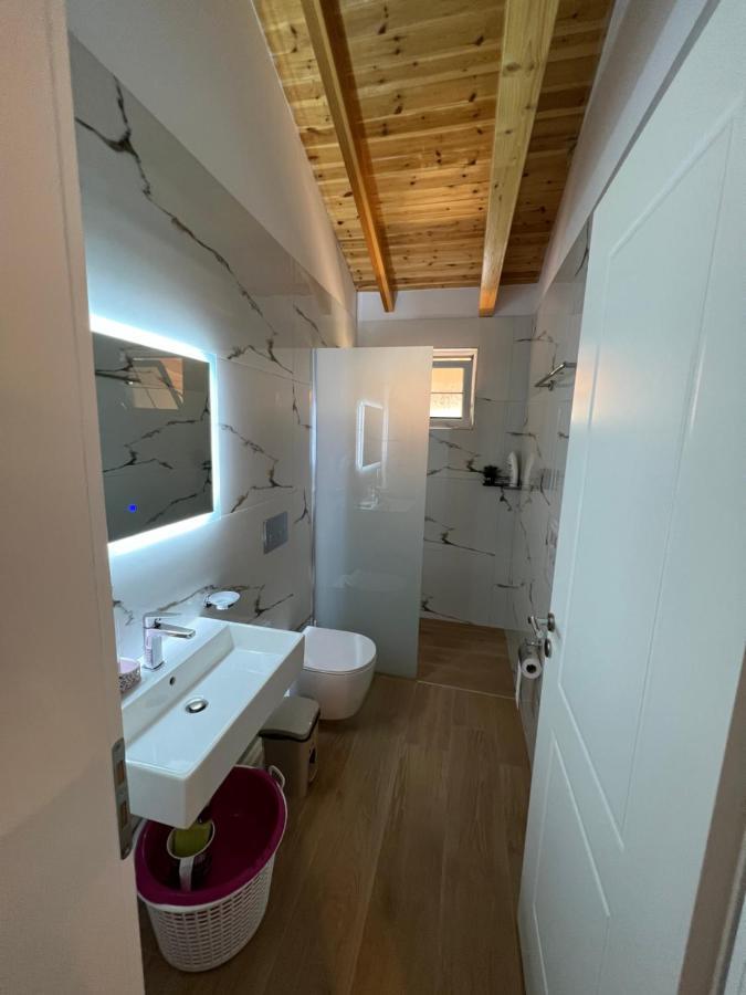Amazing Familiar Apartments And Rooms Sarandë Esterno foto