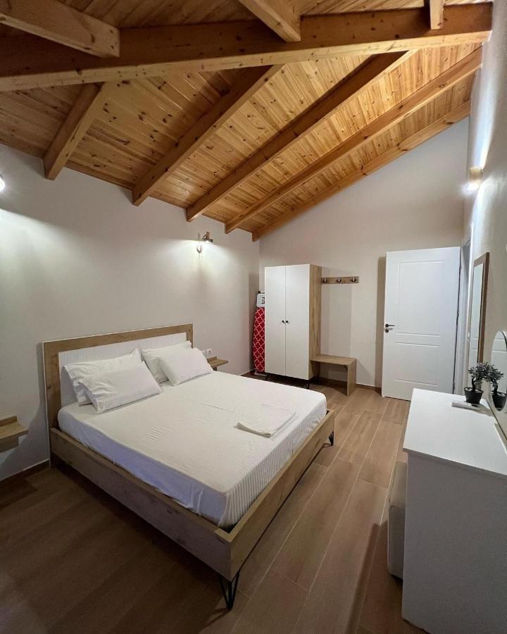 Amazing Familiar Apartments And Rooms Sarandë Esterno foto