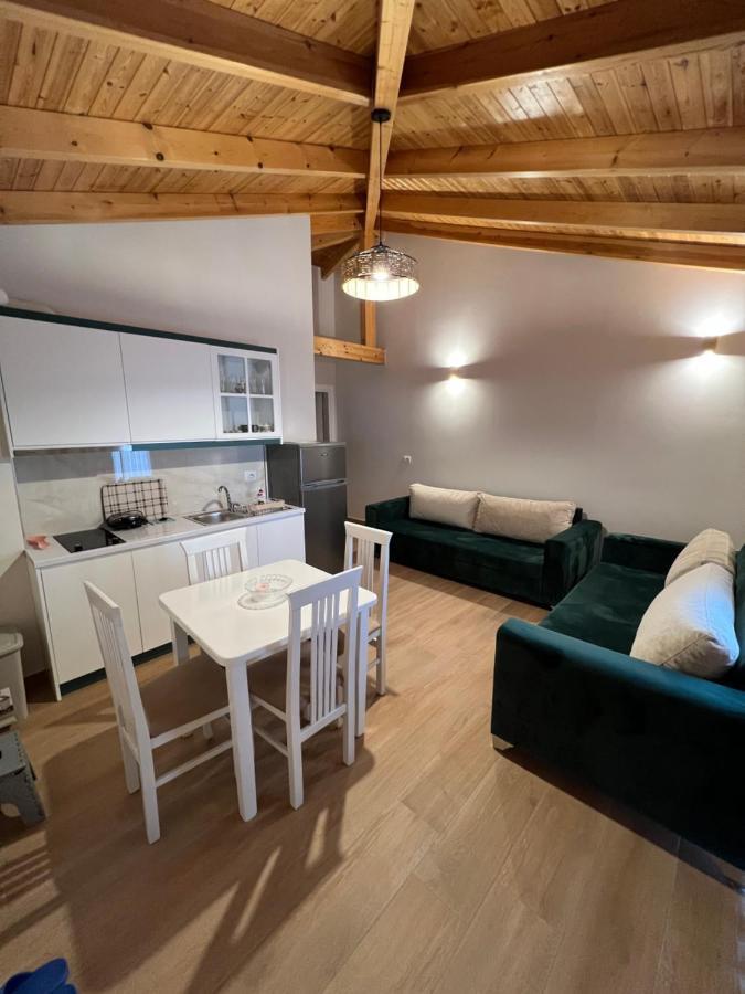 Amazing Familiar Apartments And Rooms Sarandë Esterno foto