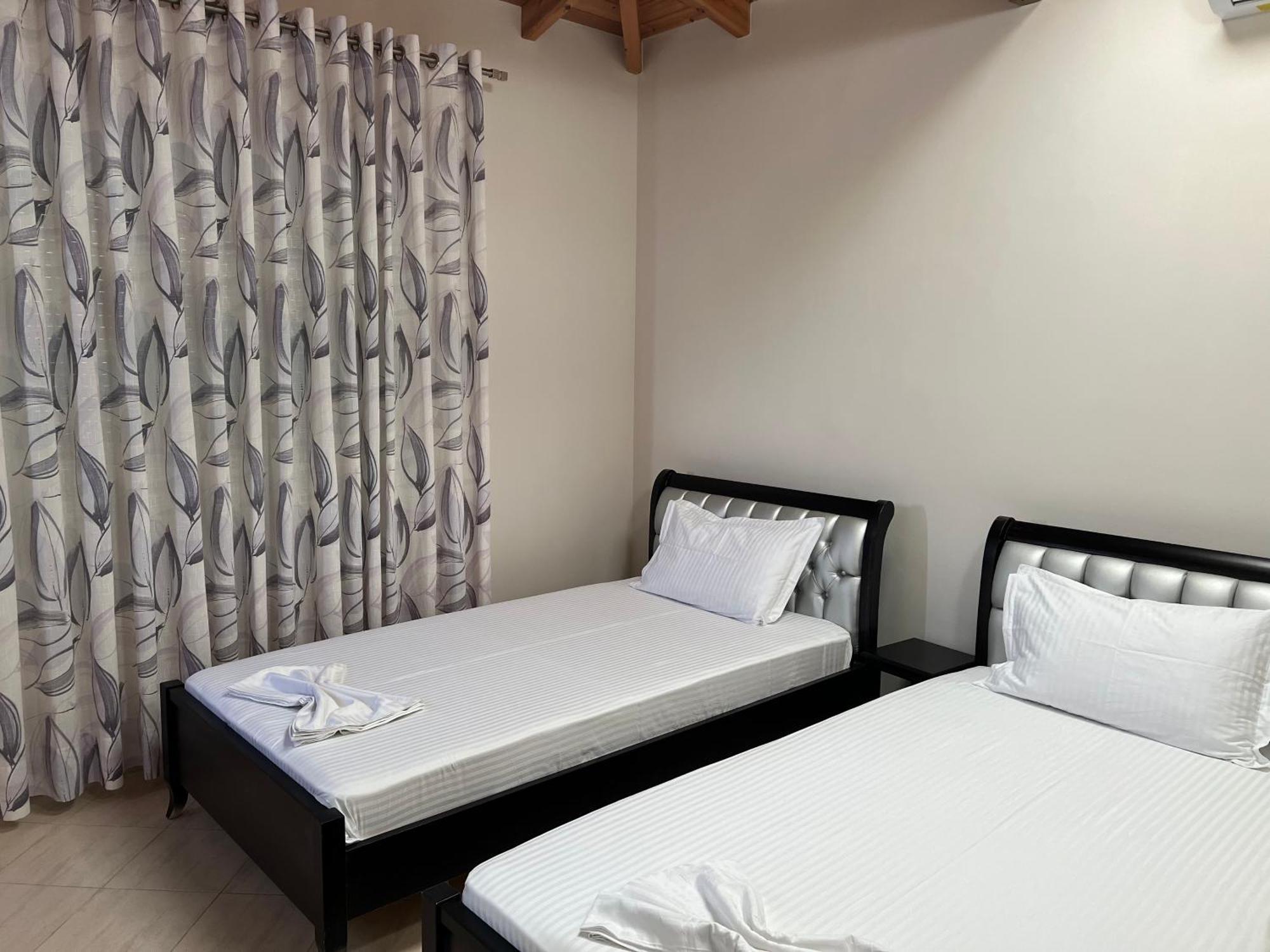 Amazing Familiar Apartments And Rooms Sarandë Esterno foto