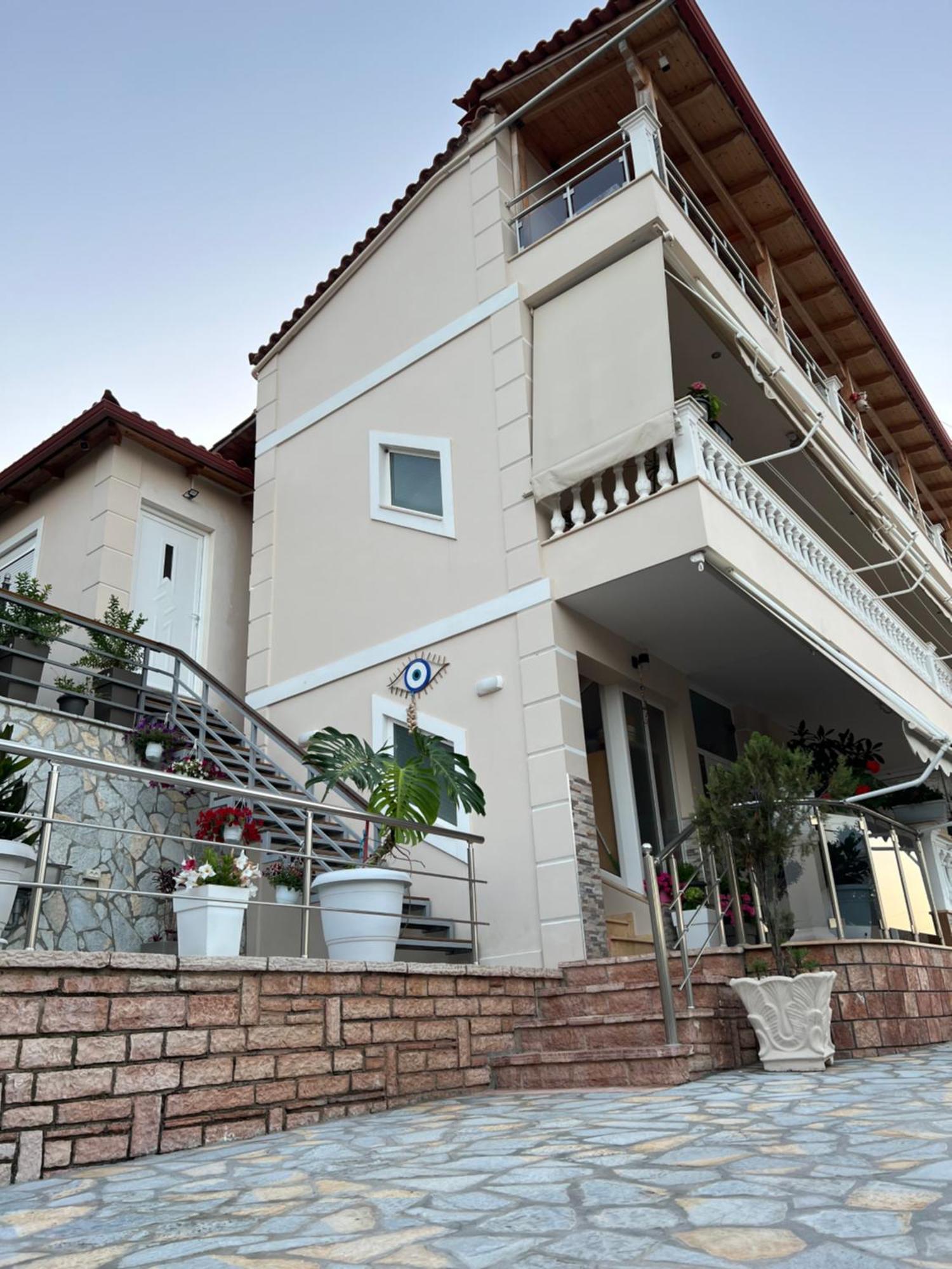 Amazing Familiar Apartments And Rooms Sarandë Esterno foto