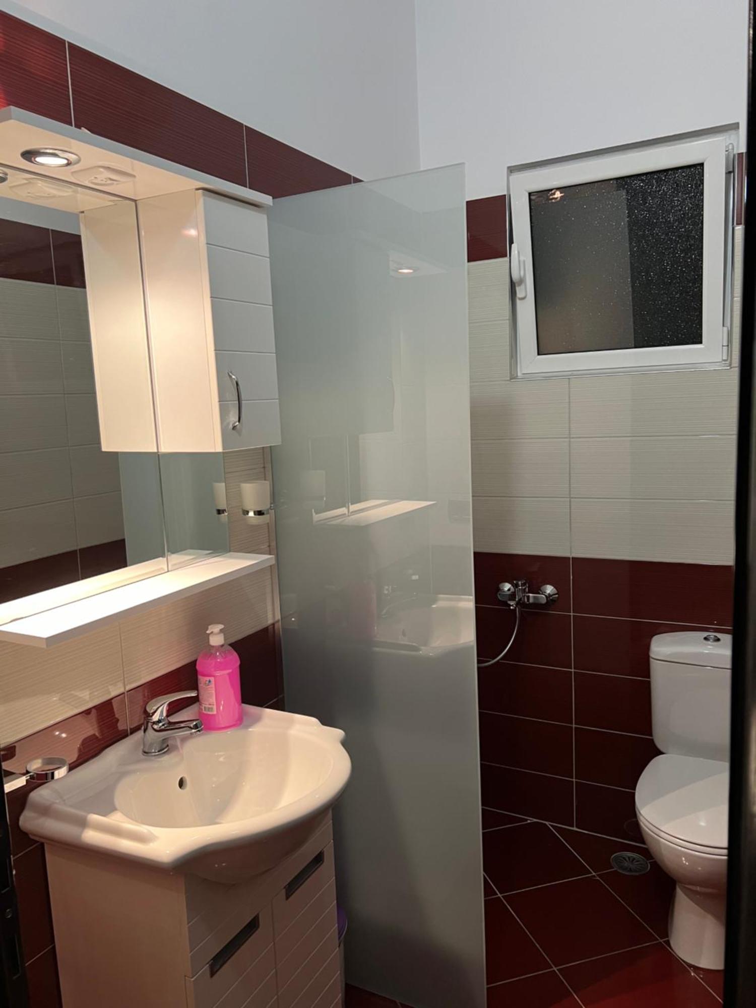 Amazing Familiar Apartments And Rooms Sarandë Esterno foto